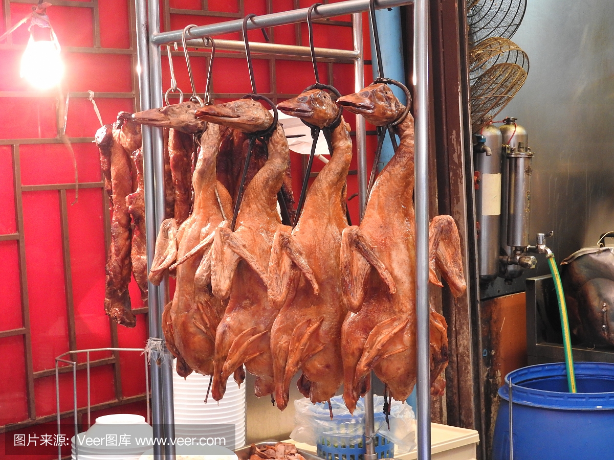 泰国Khao Lak市场上的鸡